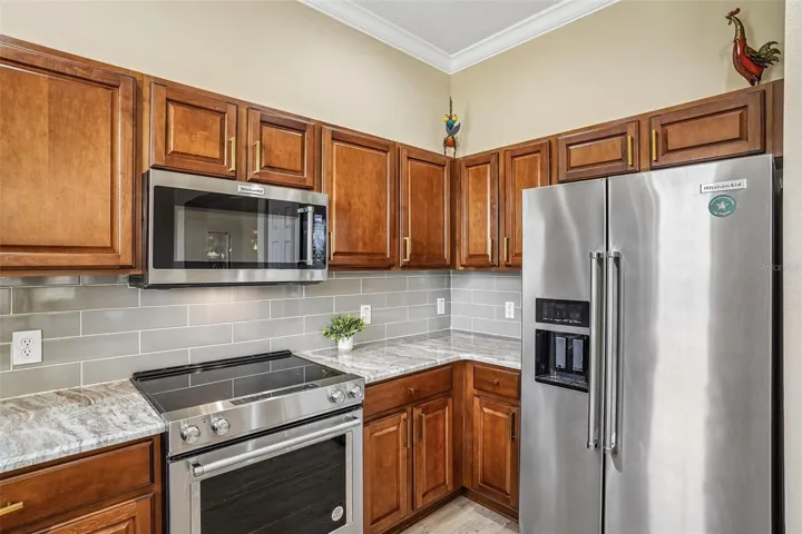 Kitchen-Pretty Subway Tile Backsplash