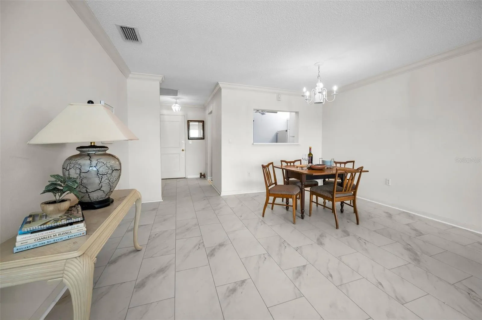 Dining area with pass thru