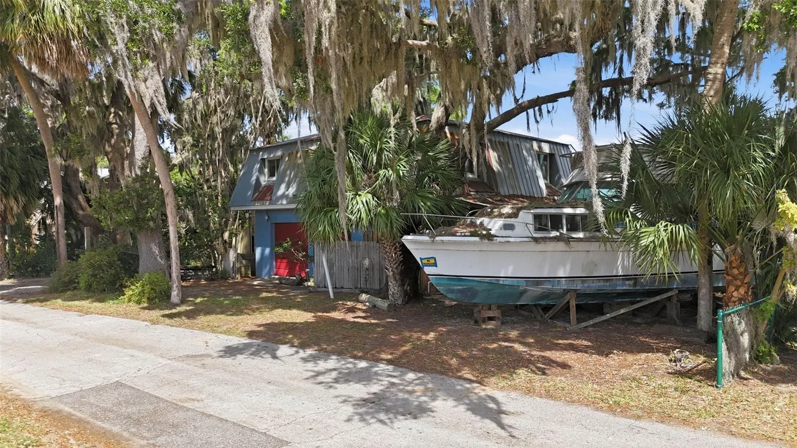 Front exterior view from road