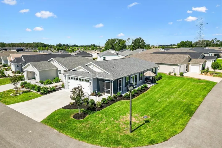 WELCOME TO 7276 FAY CT*2 CAR GARAGE ON A CORNER LOT*TURNKEY*WITH ROOM FOR A POOL!!!