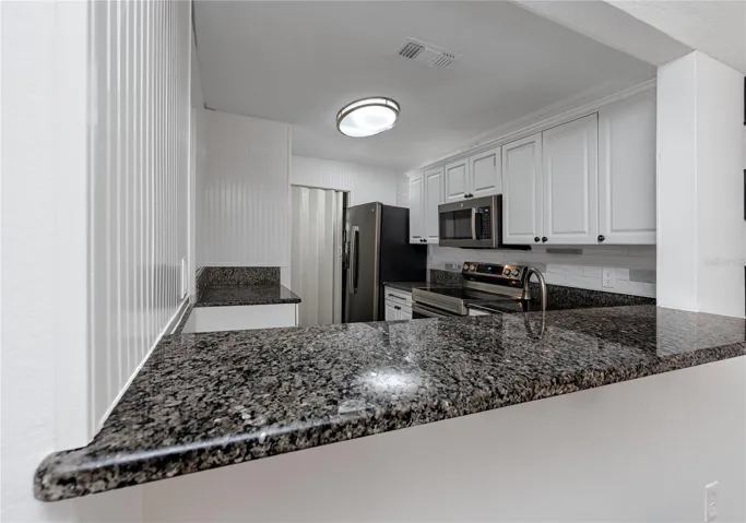 Breakfast Bar at 2101 Fox Chase Blvd, #107, Palm Harbor, FL 34683