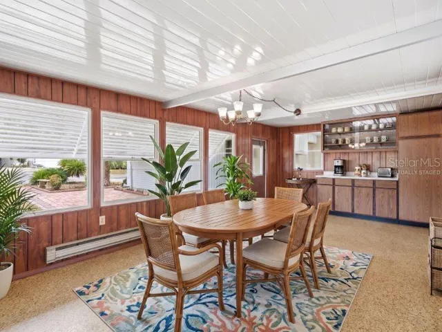 FLORIDA ROOMvirtually staged
