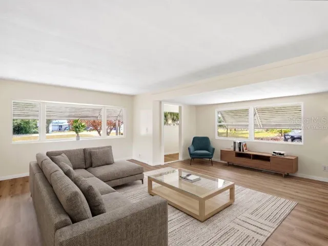 LIVING ROOMvirtually staged
