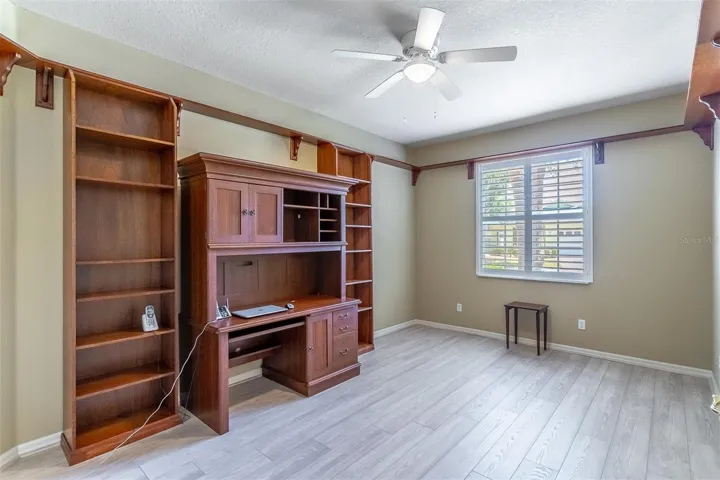Built in Shelves & Desk