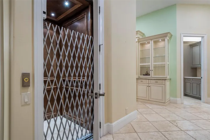 Elevator to get you upstairs when your feeling tired!