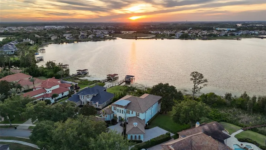 Beautiful Lake Burden! Come enjoy the boating and jet skiing lifestyle!