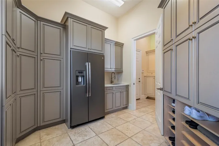 There is even a fridge and sink in here!