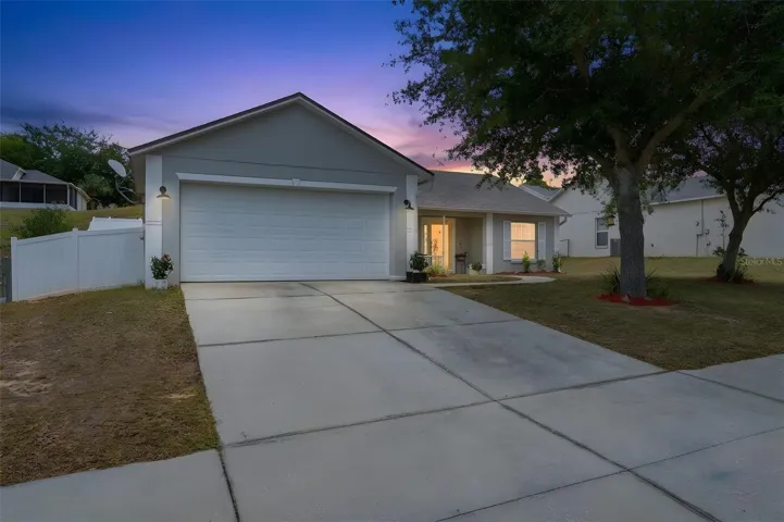 Welcome home to 812 Shore Bereeze Way!