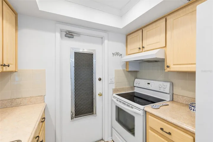 Access to Garage / Laundry