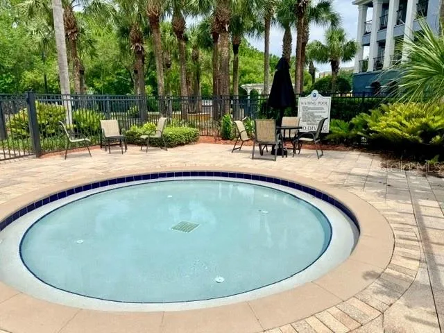 Wading pool