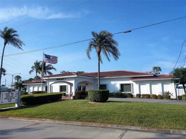 Mainlands Unit #5 is extremely active, offering its residents and the community numerous amenities, activities and social events.