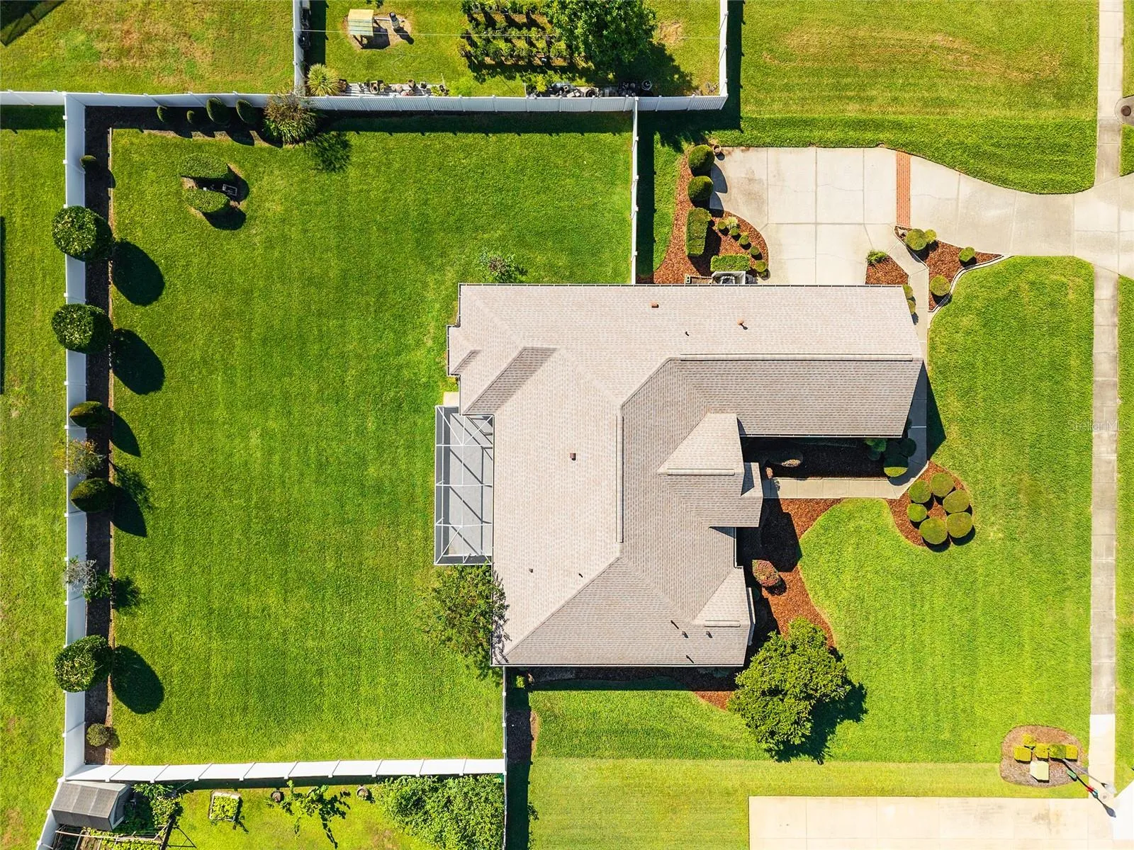 lPerfectly manicured