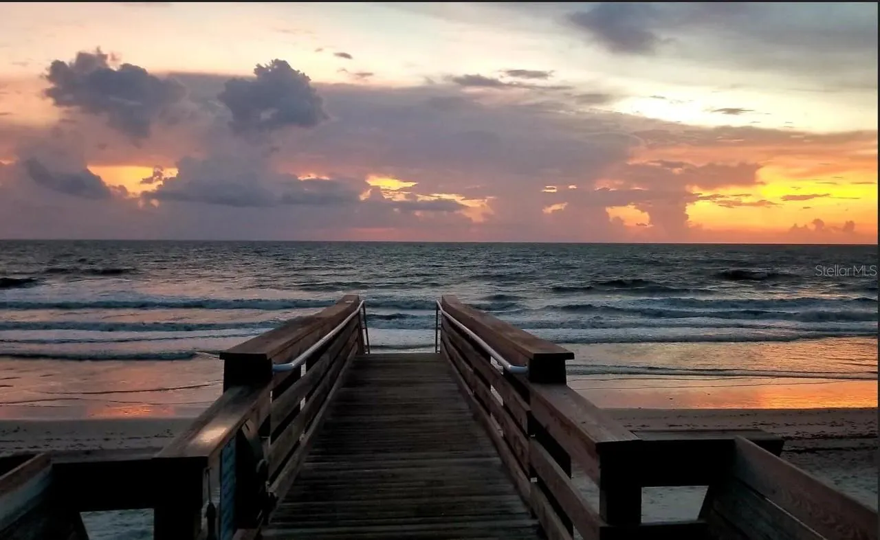 HD Walkover to beach