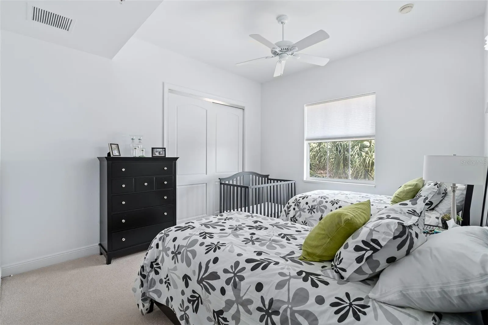 2nd bedroom, view 2