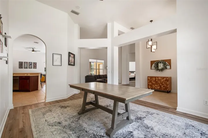 OPEN FLOOR PLAN