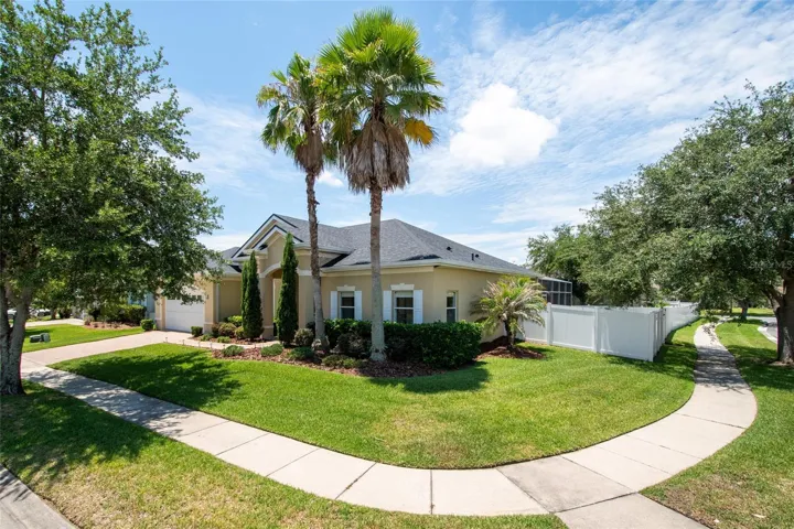 OVERSIZE CORNER LOT