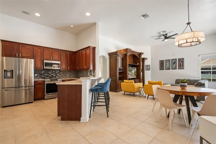 KITCHEN &amp; FAMILY ROOM