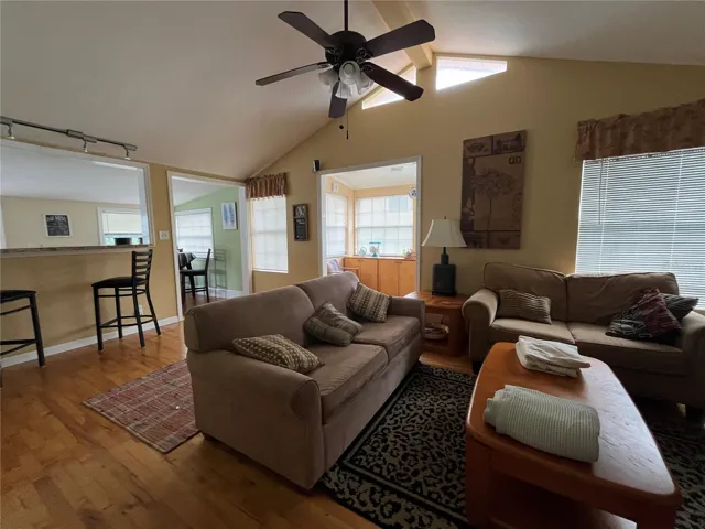 Second floor living ro…