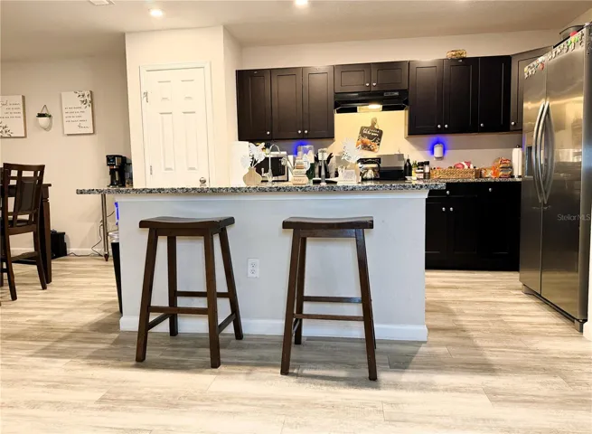 Breakfast bar island