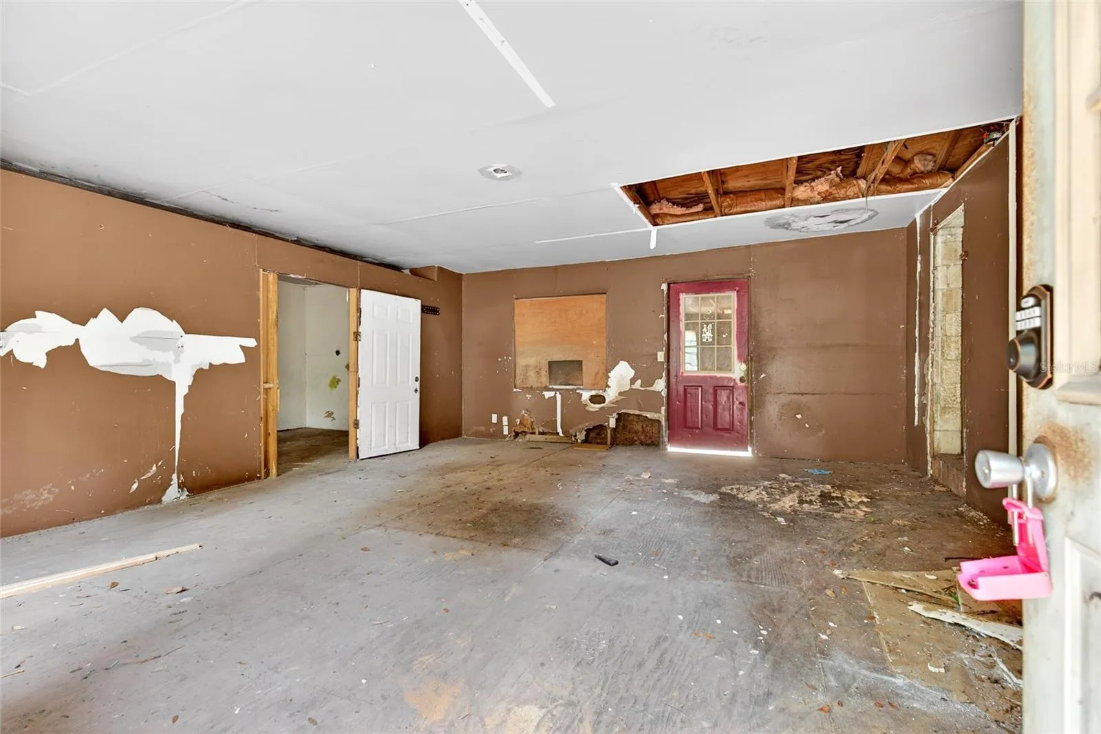 LIVINGROOM
