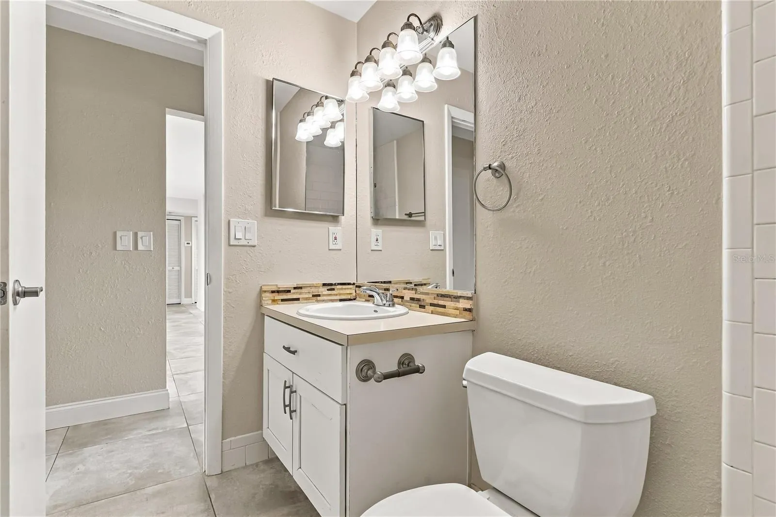 2nd bathroom