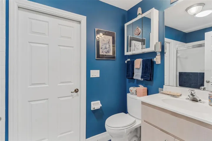 GUESTS BATH