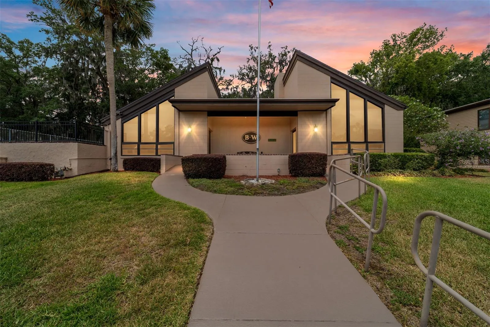 Enchanting , small town feel in a quiet community. (Partially virtually staged