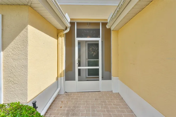Screened in front porch