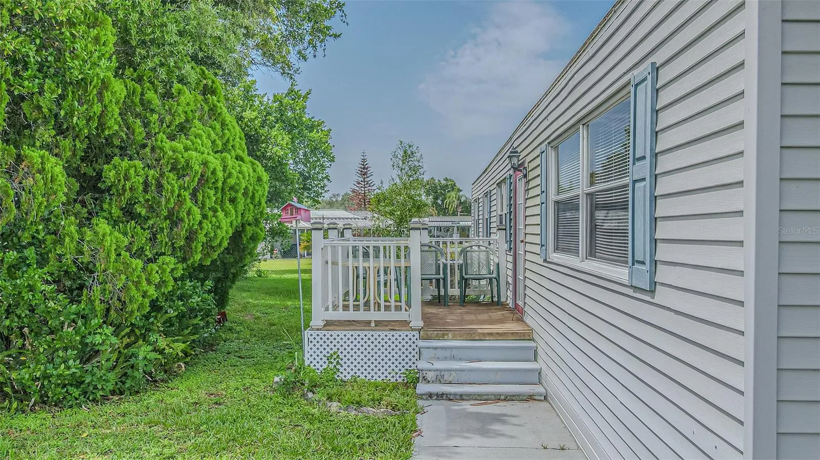 Side deck to front door