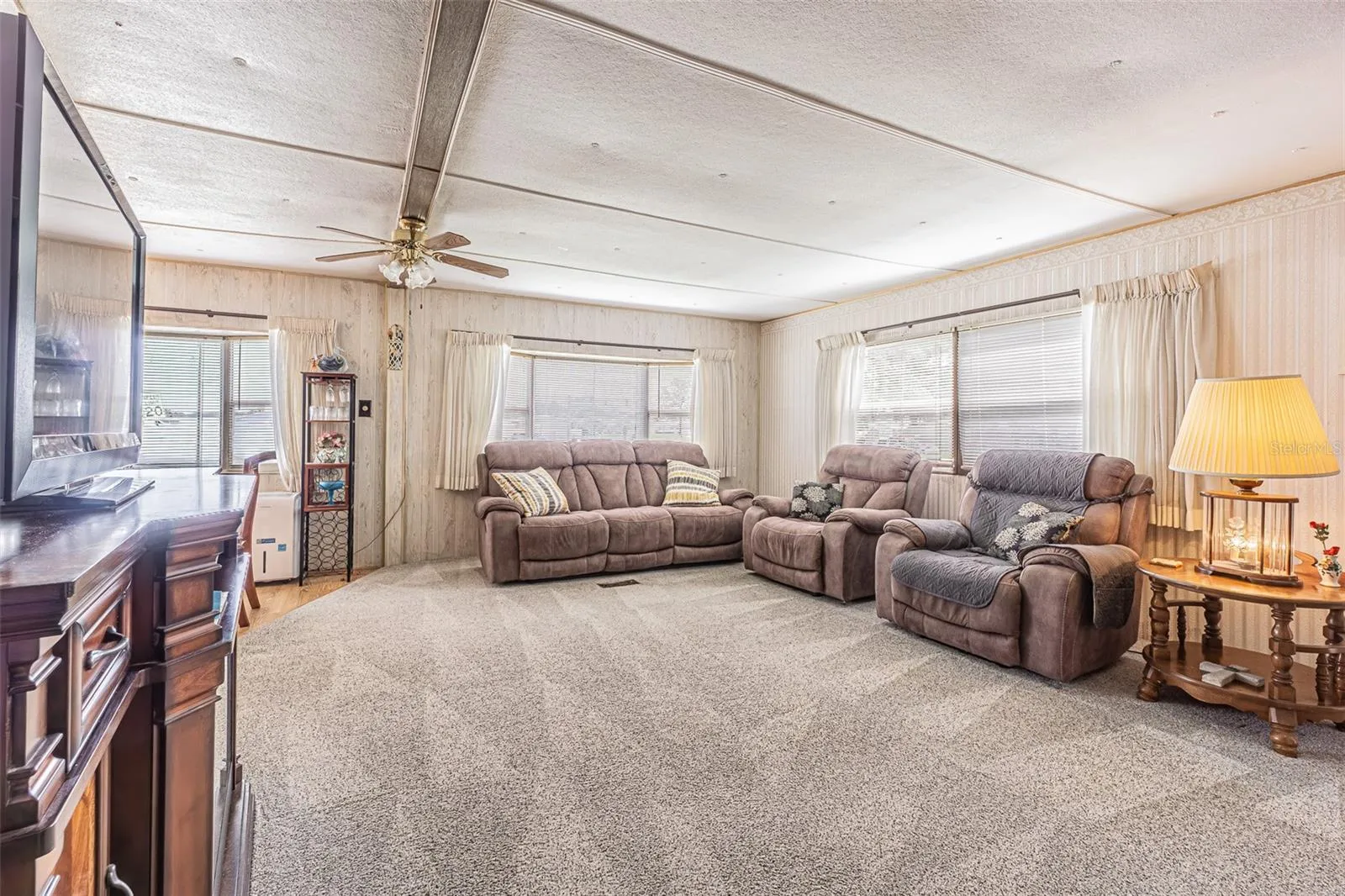 Furnished and READY for you!