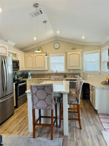Dining/Kitchen