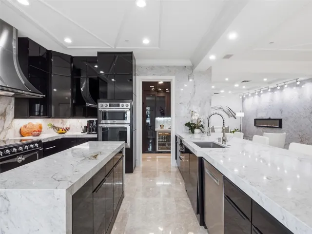 Gourmet Kitchen