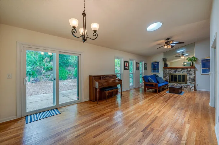 Breakfast area and living room to backyard