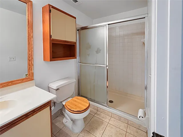 2nd bathroom