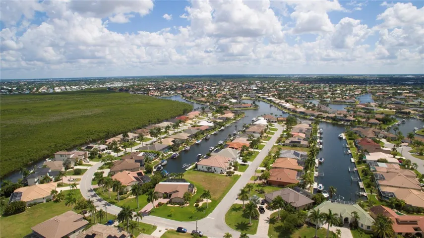 Incredible natural resources and water access to Charlotte Harbor via Alligator Creek.