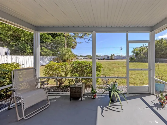 Screened in Lanai
