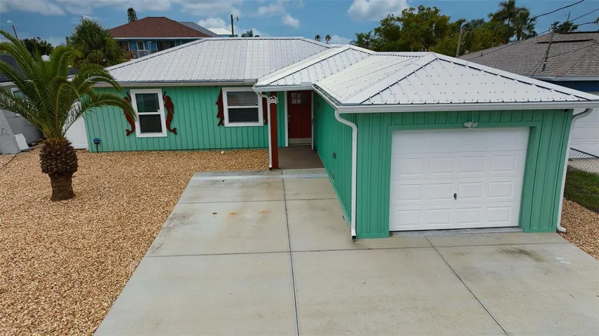 Welcome to "BEACH HOUSE" offering the best in coastal lifestyle living.