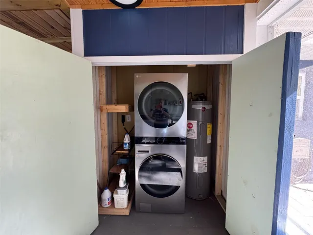 Washer, dryer, water heater in closet on screened lanai. Protected from the weather.