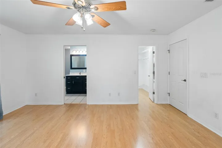 primary bdrm-bath and walk-in closet entry