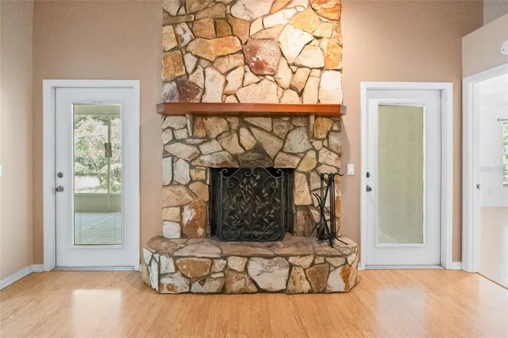 Rock fireplace w/ mantle
