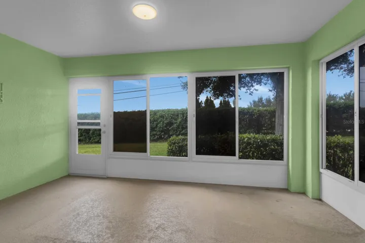 Enclosed lanai