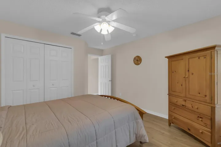 Guest bedroom
