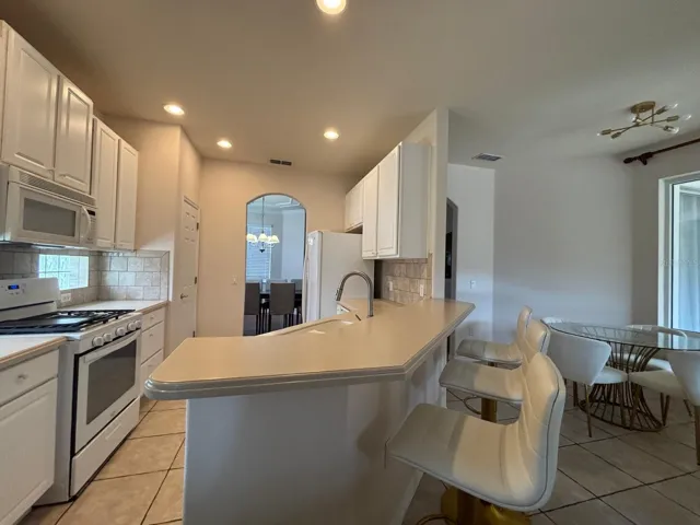 Kitchen (Alt.)