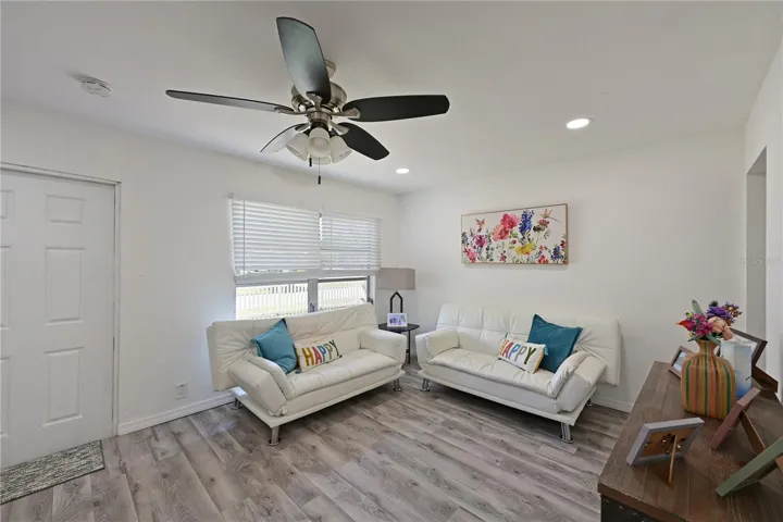 Sitting Room/Family Room
