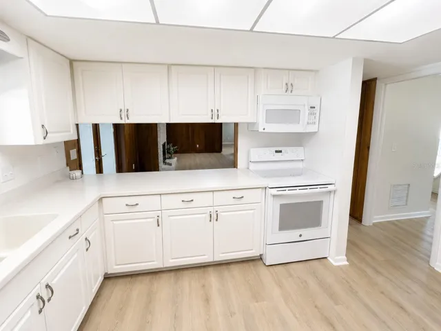 Kitchen pass thru