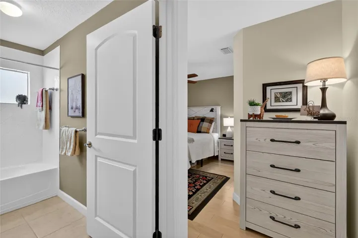 Coming from the den, bedroom and bathroom 2