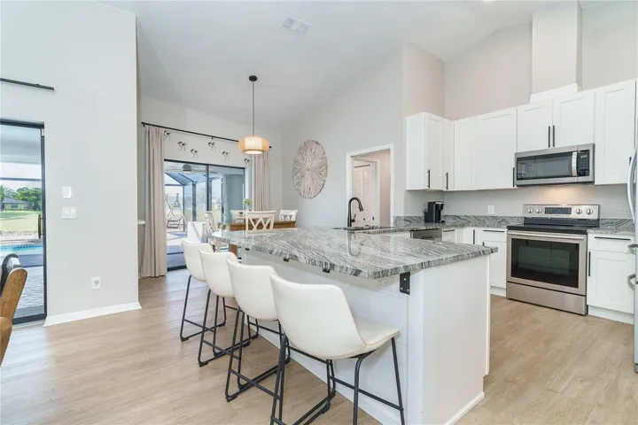 Nicely updated kitchen!