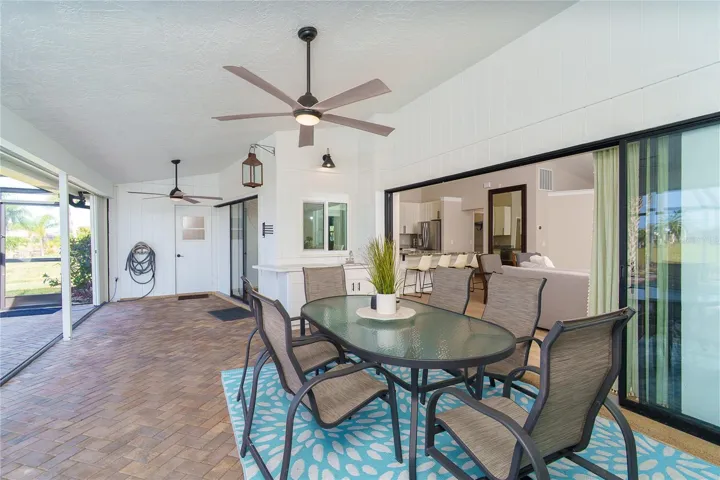 Great space for entertaining family and friends!