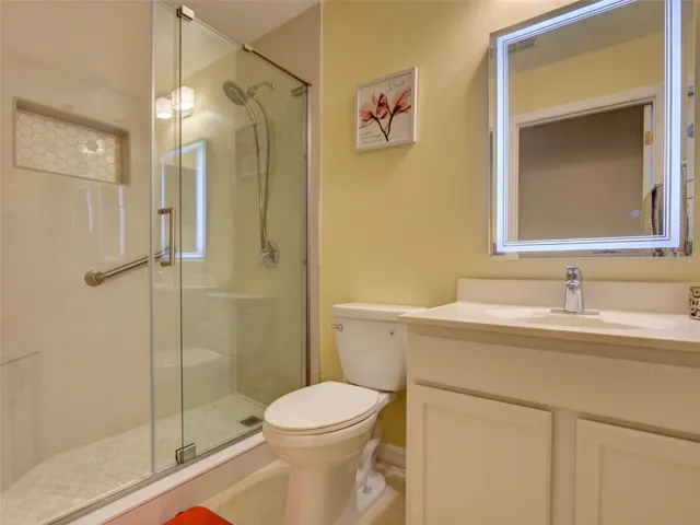 2nd Bathroom