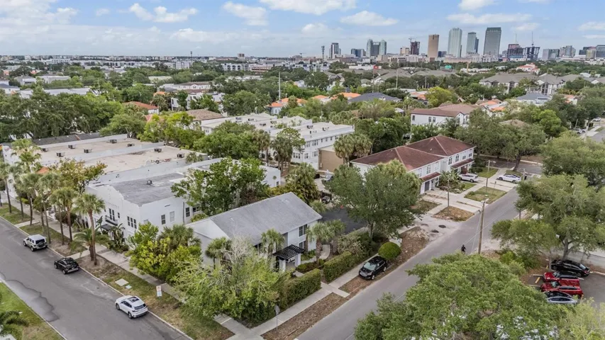 Minutes to downtown Tampa